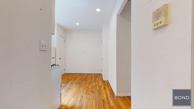 419 E 73rd St in New York, NY - Building Photo - Building Photo