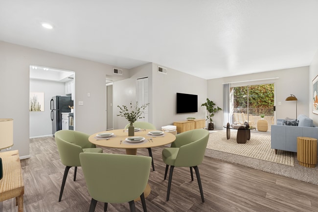 Bridge Lane Apartment Homes in Phoenix, AZ - Building Photo - Building Photo