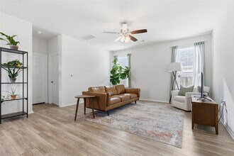 10411 Choctaw Print Wy in Manor, TX - Building Photo - Building Photo