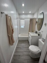 1230 NW 125th St in North Miami, FL - Building Photo - Building Photo