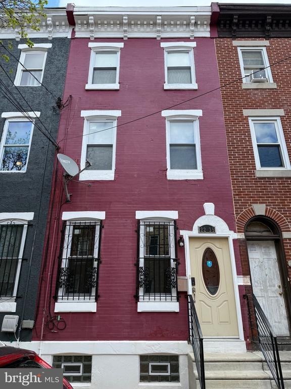 property at 2235 N Hancock St