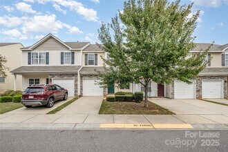 10617 Bunclody Dr in Charlotte, NC - Foto de edificio - Building Photo