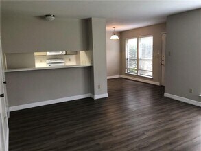 9100 Mountain Ridge Dr in Austin, TX - Building Photo - Building Photo