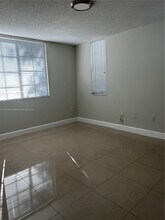 11185 SW 6th St in Pembroke Pines, FL - Building Photo - Building Photo