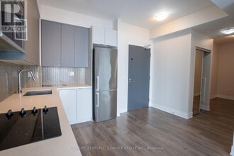 2908-2908 Hwy 7 in Vaughan, ON - Building Photo - Building Photo