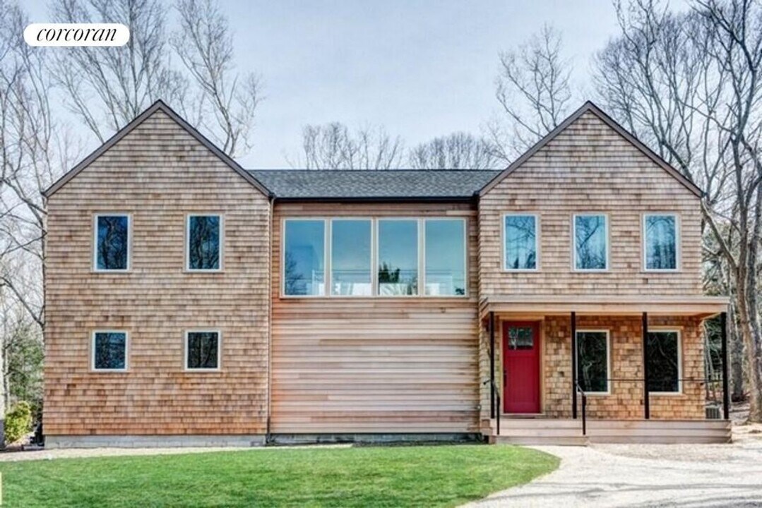 85 Hempstead St in Sag Harbor, NY - Building Photo