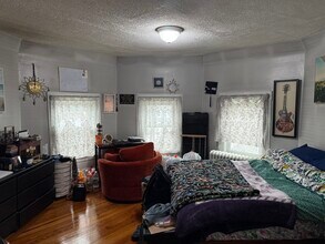 53 Elm St, Unit 3 in Somerville, MA - Building Photo - Building Photo