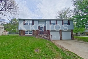 10301 Starhaven Cir in Indianapolis, IN - Building Photo