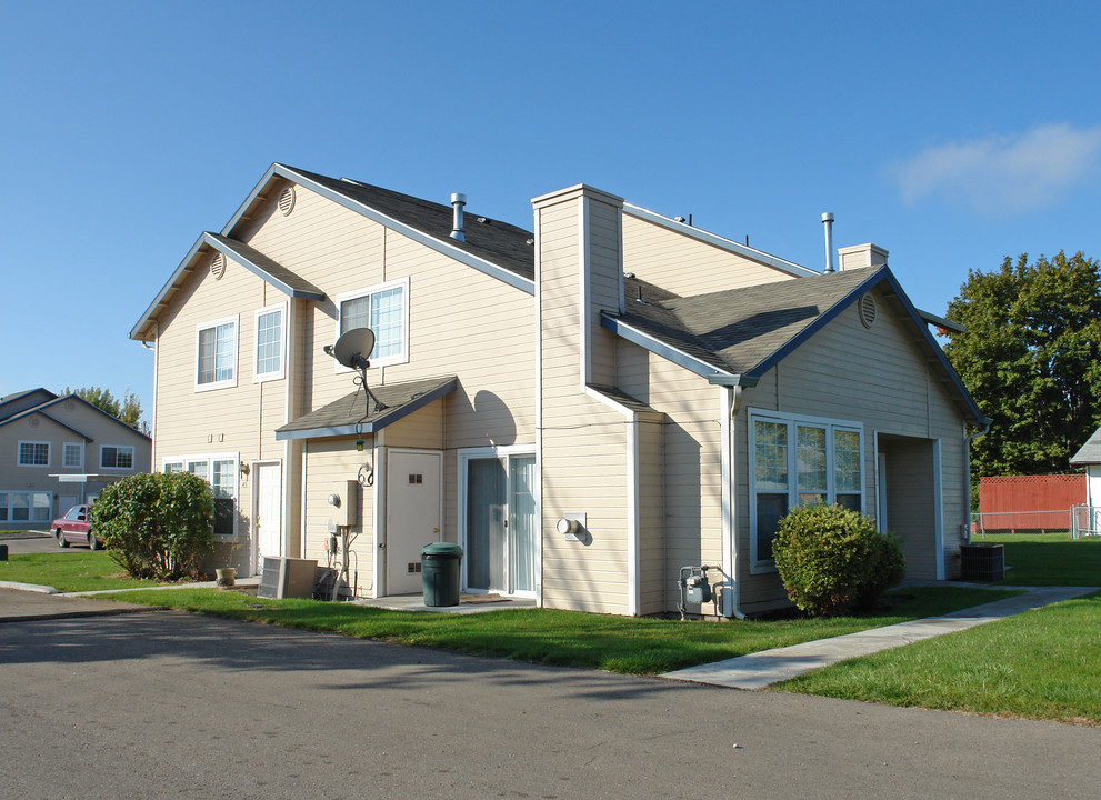 Barritz Court in Nampa, ID - Building Photo