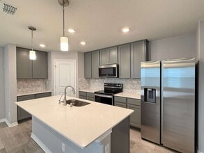 323 Deer Crest Dr in New Braunfels, TX - Building Photo - Building Photo