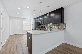6001 Jain Ln in Austin, TX - Building Photo - Building Photo