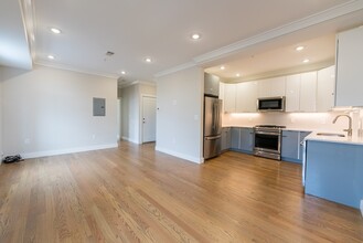 464 Sumner St, Unit #Room in Boston, MA - Building Photo - Building Photo