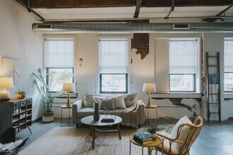 The Tudor in St. Louis, MO - Foto de edificio - Building Photo