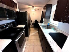 107 Academy Ave in Sanford, FL - Building Photo - Building Photo