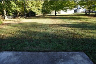 588 Clutts Rd in Harvest, AL - Foto de edificio - Building Photo