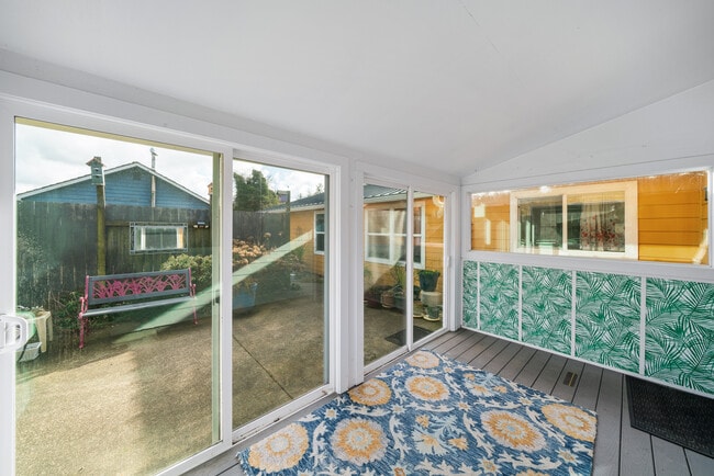 7998 14th St in Bay City, OR - Building Photo - Building Photo