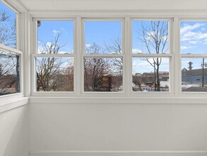 99 Russell St in Clifton, NJ - Foto de edificio - Building Photo