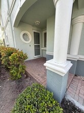 2136 Oakmont Dr in Riviera Beach, FL - Building Photo - Building Photo
