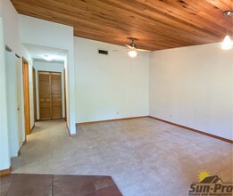 1668 Spring Garden Ct in Holly Hill, FL - Building Photo - Building Photo