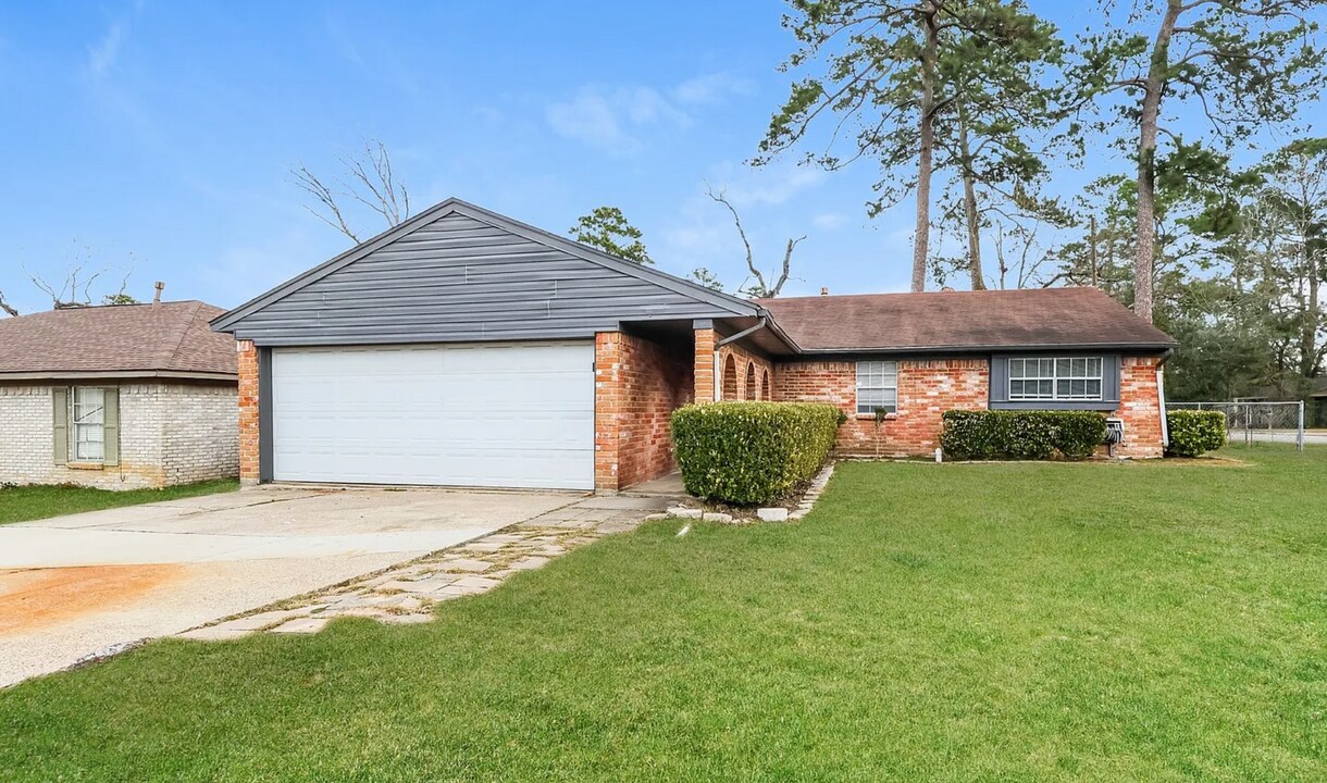 500 Allison St in Conroe, TX - Building Photo