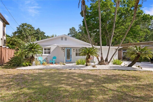 property at 4815 W San Rafael St