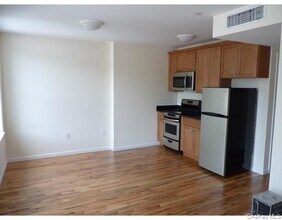 122 Main St in Nyack, NY - Building Photo - Building Photo