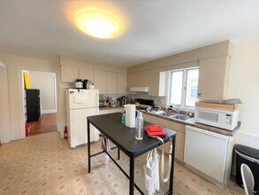 32 Pearson Rd, Unit 2 in Somerville, MA - Foto de edificio - Building Photo