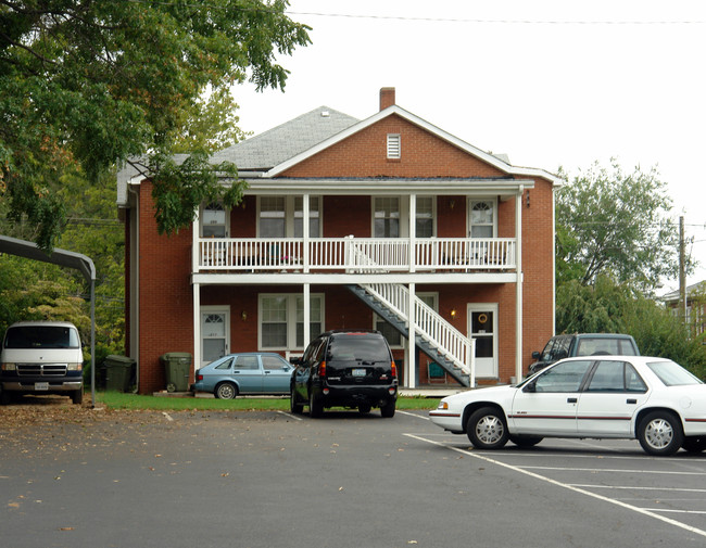 205-211 N Broad St in Salem, VA - Building Photo - Building Photo