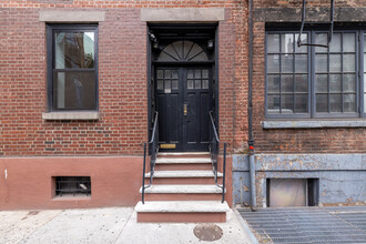 104 Greenwich Ave in New York, NY - Building Photo - Building Photo