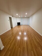 4141 Via Marisol in Los Angeles, CA - Foto de edificio - Building Photo