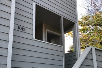 1015 E Jefferson St, Unit A in Seattle, WA - Building Photo - Building Photo