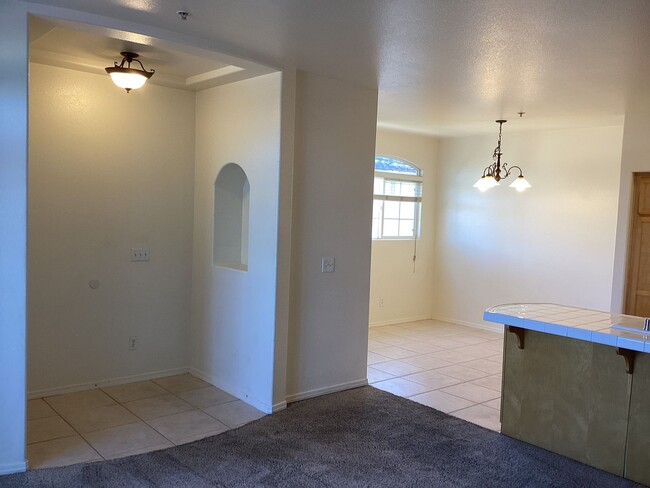 310 E McCoy Ln in Santa Maria, CA - Building Photo - Building Photo