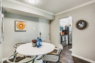 7510 Brompton St in Houston, TX - Building Photo - Building Photo