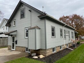 717 S Fairview St in Appleton, WI - Building Photo - Building Photo