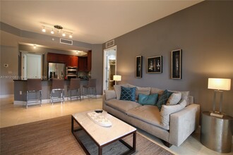 2501 N Ocean Blvd-Unit -352 in Fort Lauderdale, FL - Building Photo - Building Photo