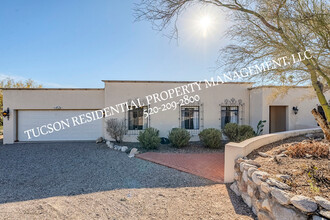 3030 E Camino Juan Paisano in Tucson, AZ - Building Photo - Building Photo