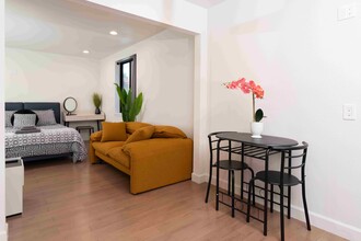 621 Aileen St, Unit 1 in Oakland, CA - Foto de edificio - Building Photo