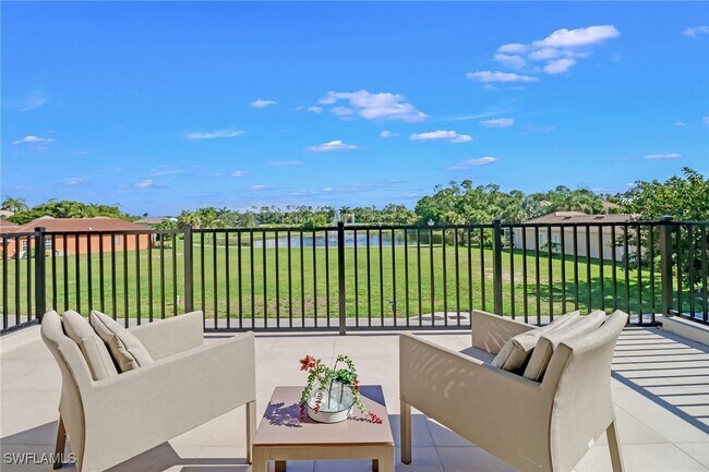 property at 2875 Coco Lakes Dr