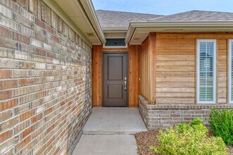 8712 Thera Dr in Oklahoma City, OK - Building Photo - Building Photo