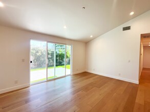 326 Hamilton St in Costa Mesa, CA - Foto de edificio - Building Photo