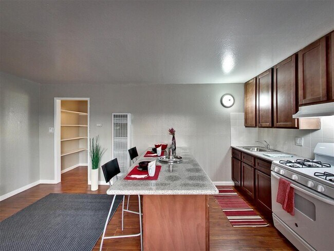 2000 Linden St in Oakland, CA - Building Photo - Building Photo