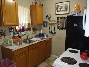 5014 Mallow St, Unit 4 in Houston, TX - Building Photo - Building Photo