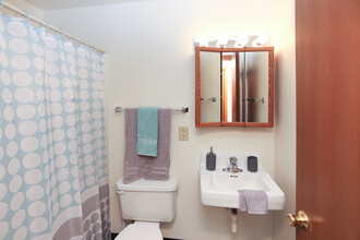 Grace Apartments in Moorhead, MN - Building Photo - Interior Photo