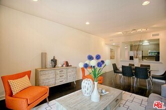 436 Virgil Ave in Los Angeles, CA - Building Photo - Building Photo