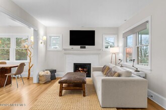 27 Waterman Ave in Rumson, NJ - Building Photo - Building Photo