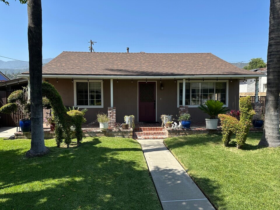 2433 Maynard Dr in Duarte, CA - Building Photo