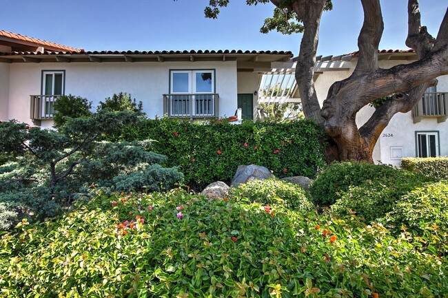 2630 State St in Santa Barbara, CA - Building Photo - Building Photo