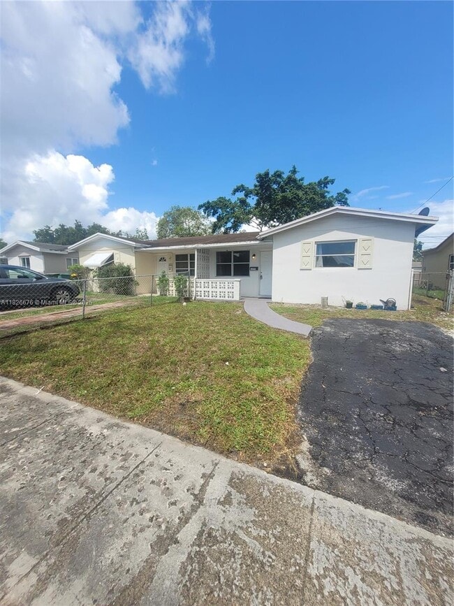 1235 NW 58th Ave in Lauderhill, FL - Building Photo - Building Photo