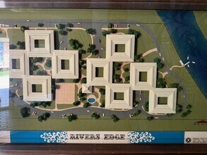 4080 W Rivers Edge Cir-Unit -Unit 13 in Brown Deer, WI - Building Photo - Building Photo