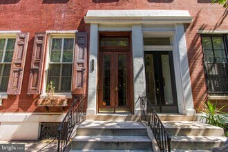 1823 Pine St in Philadelphia, PA - Building Photo - Building Photo